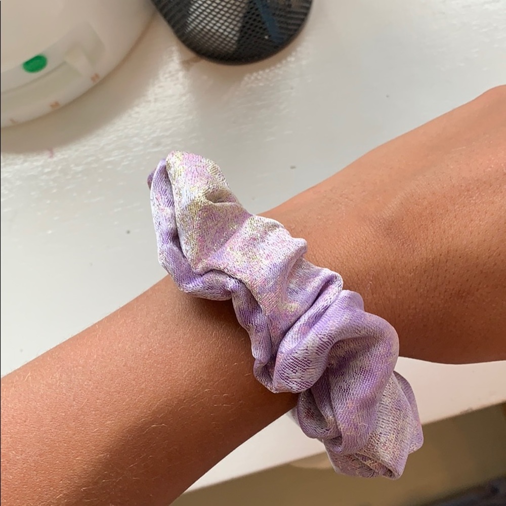 BRAND NEW SCRUNCHIE